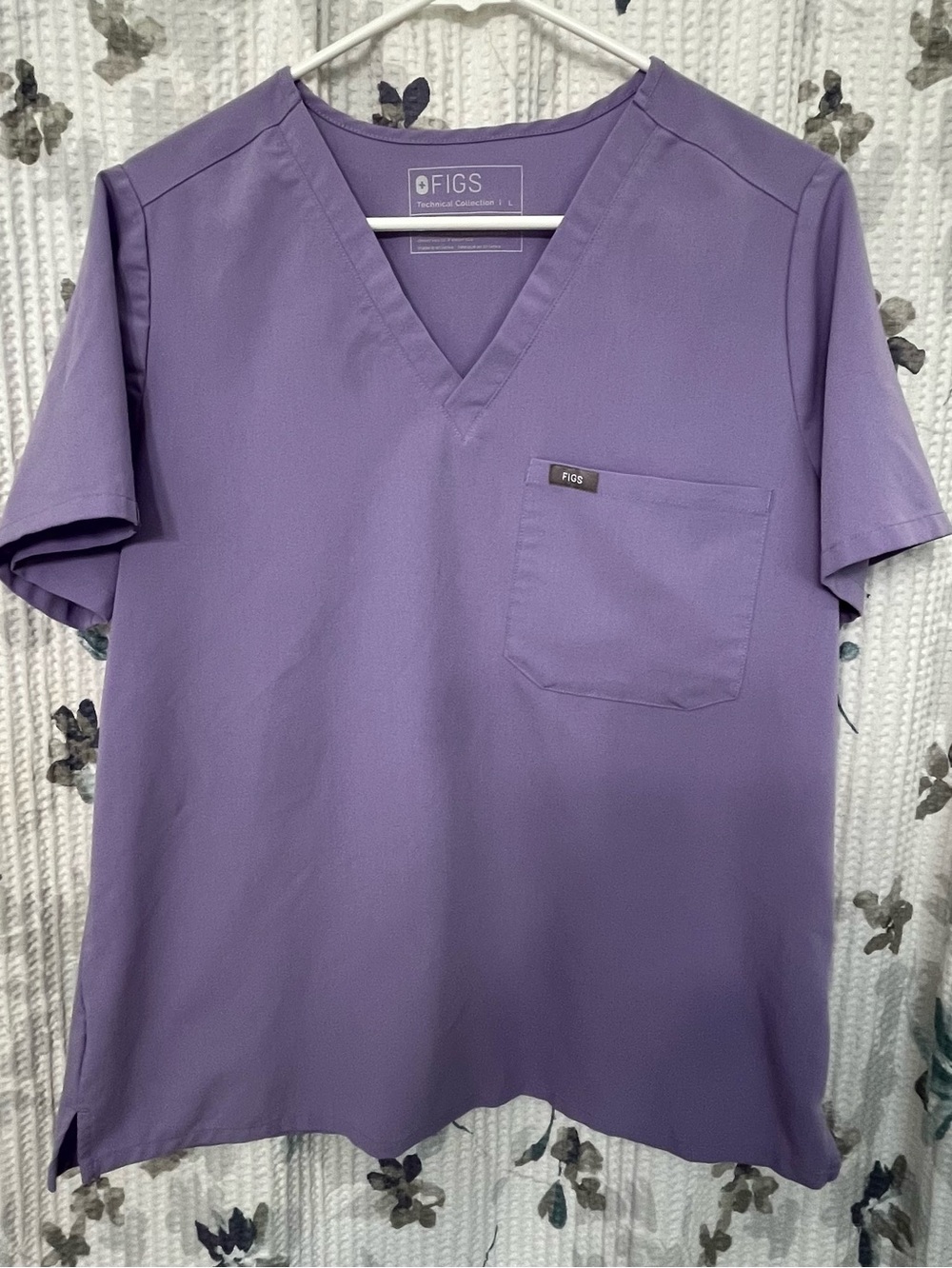 FIGS Technical Collection Catarina One-Pocket Scrub Top Lavender Dew Women's L